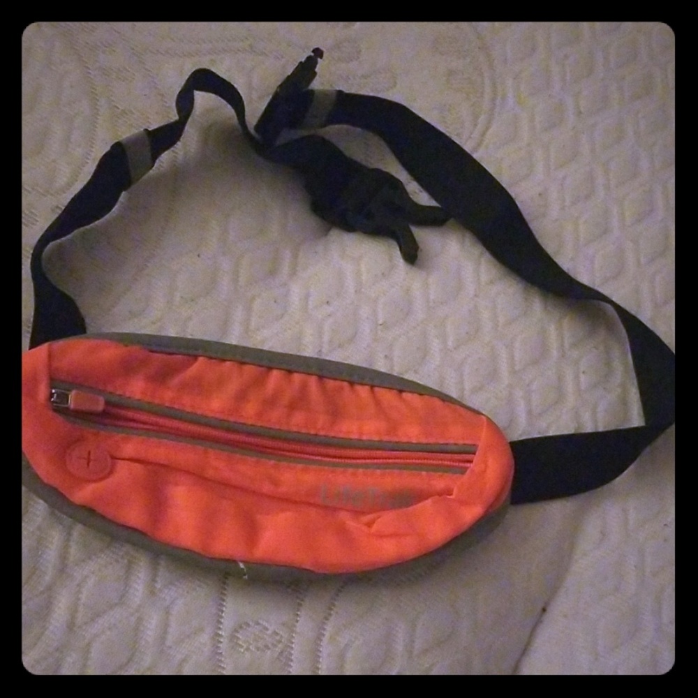 🌸 Neon reflective festival mini fanny pack